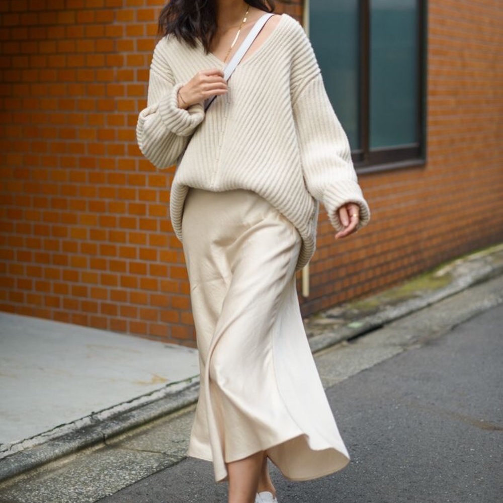 H&M Beige Satin Skirt